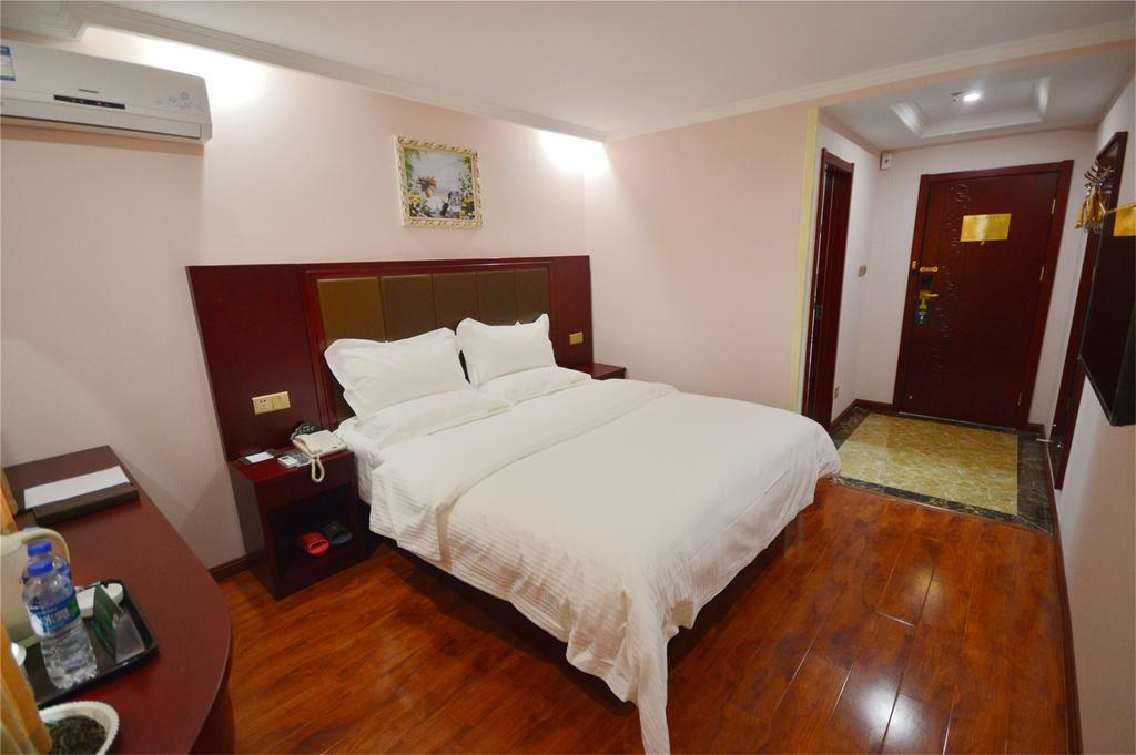 Greentree Inn Guangxi Yulin Jincheng Commercial Building Shell Hotel Dış mekan fotoğraf